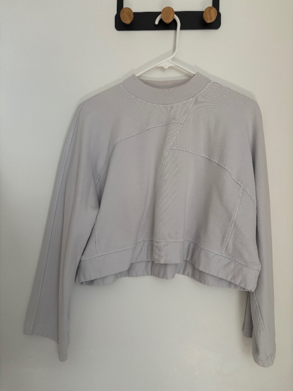Lululemon crop top